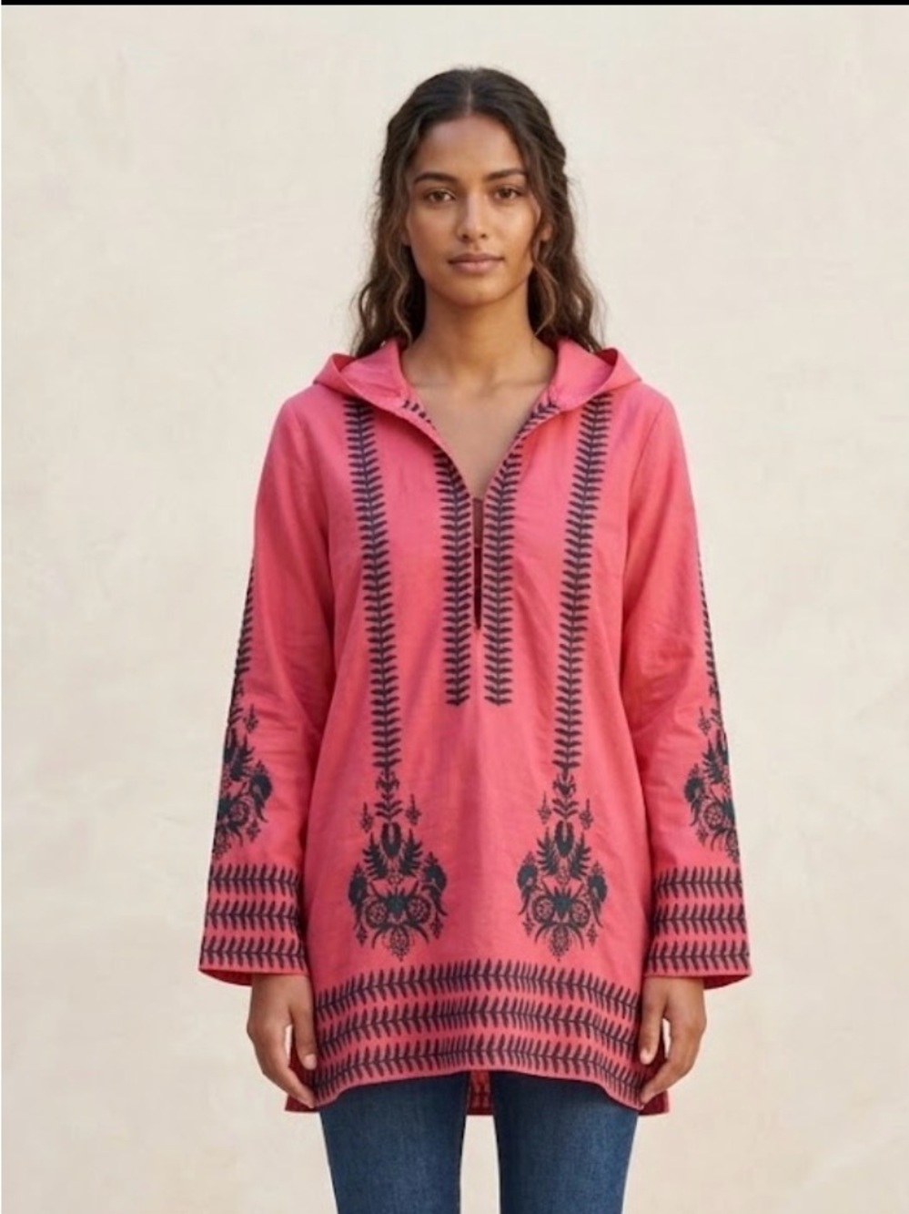 Mo Huan Yi Chu woman’s Red Embroidered Hooded Tunic Top size S